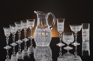 Sada broušeného křišťálového skla (džbán a sklenice na likér, víno šampaňské, martini, brandy a vodu)